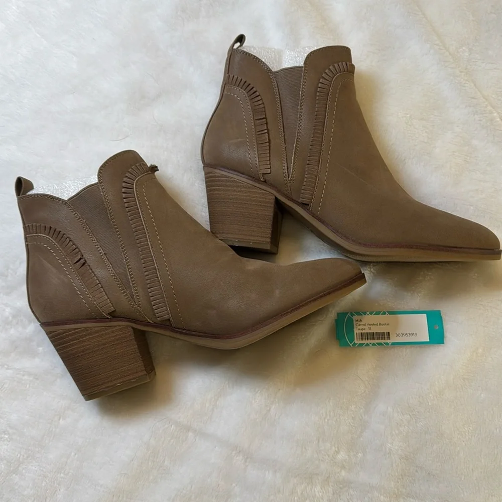 NWOB MIA Carrol Ruffle Heeled Bootie Sz 11